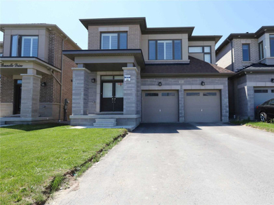 Beautiful 4 bedroom Whitby home!