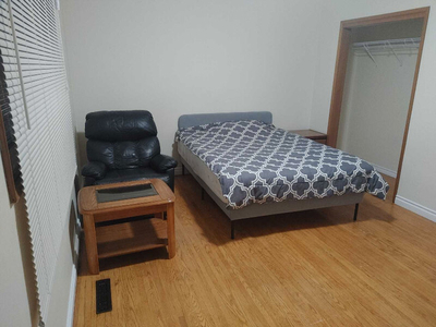 Fully furnished room in Northside, all included for male only