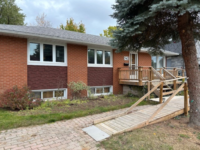 Fully Renovated 3Bedroom Main FL Bungalow In Oakville.