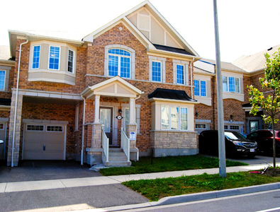 Pickering 3 Bedroom Townhome for Rent $3250 *Pristine*