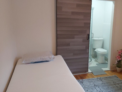 Room with Attached washroom in Scarborough for 1 individual