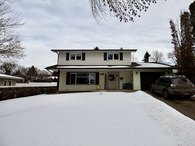Sherwood Park Pet Friendly House For Rent | 4 Bedroom Fully Finished Family