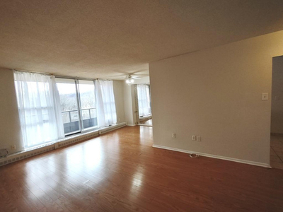 Spacious 3-Bedroom condo apartment in West-end Hamilton