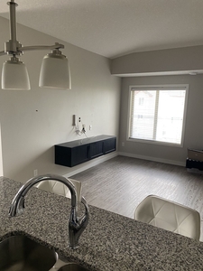 Airdrie Pet Friendly Townhouse For Rent | 2 bedroom 2 bathroom top