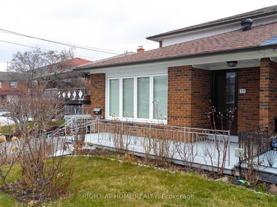 House for sale, 35 Peterson Dr, in Toronto, Canada