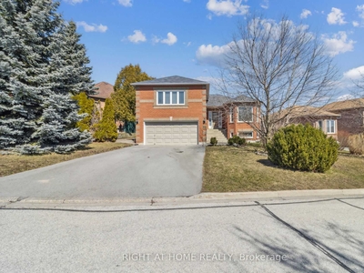 House for sale, 92 Depeuter Cres, in Bradford West Gwillimbury, Canada