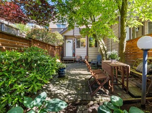 642 ST. GEORGES AVENUE North Vancouver