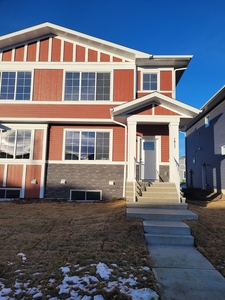 Chestermere Duplex For Rent | 1017 West Lakeview Drive